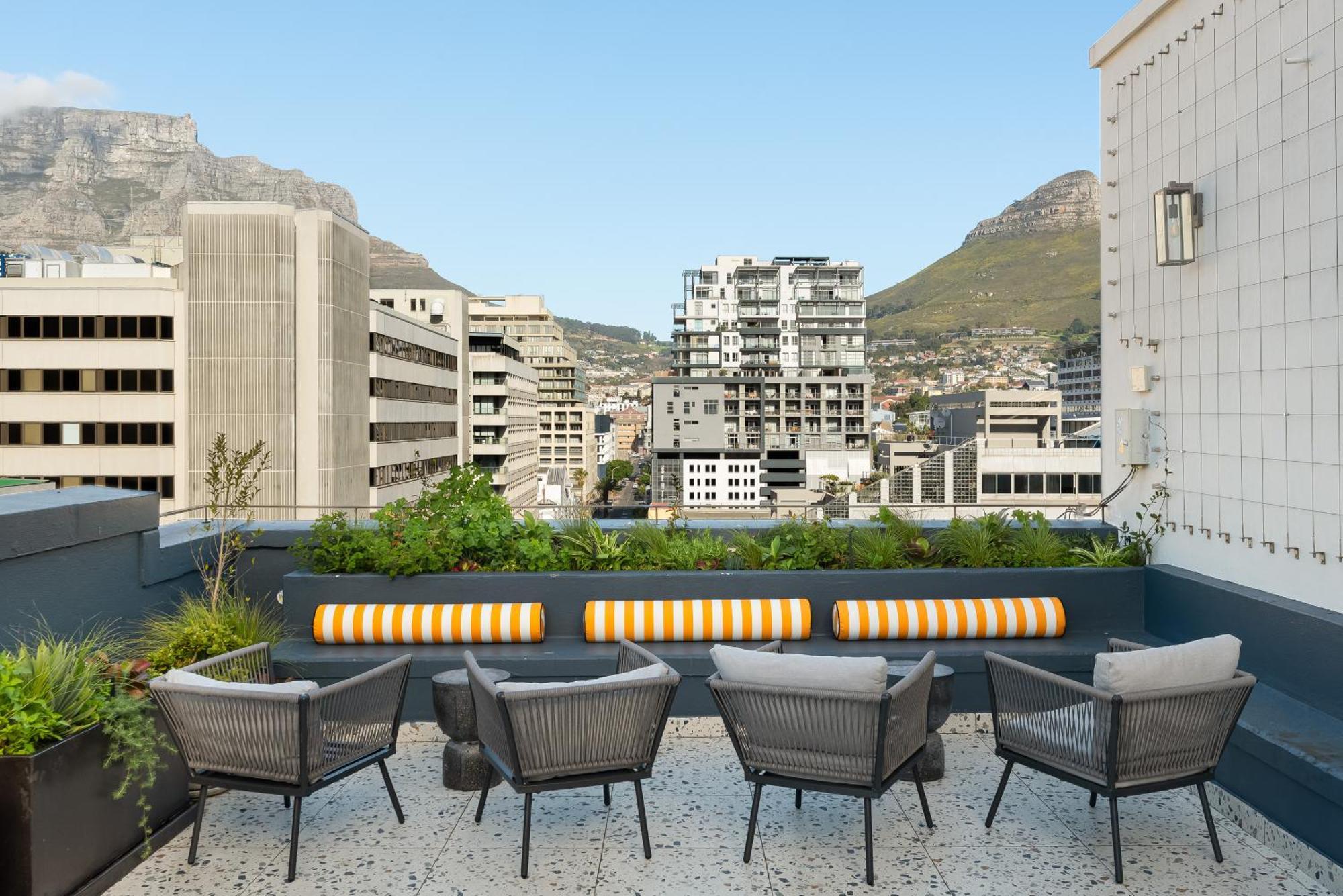 The Carrington Aparthotel By Totalstay Le Cap Extérieur photo